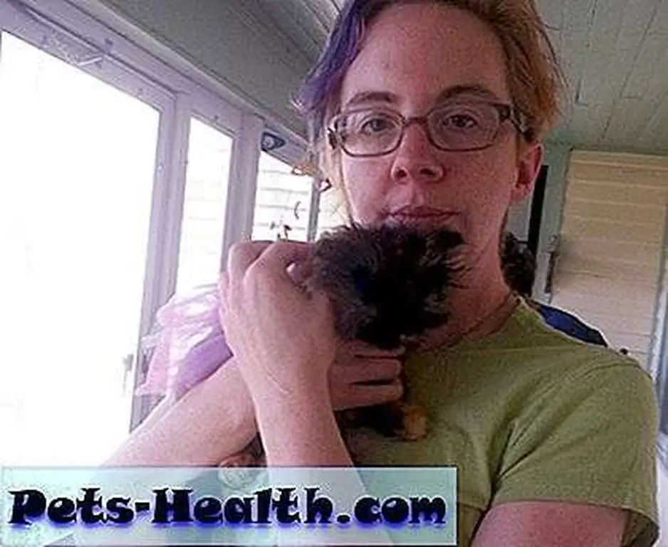 Aww, look at the little bean -- and there I am hugging her! Aww, look at the little bean -- and there I am hugging her!