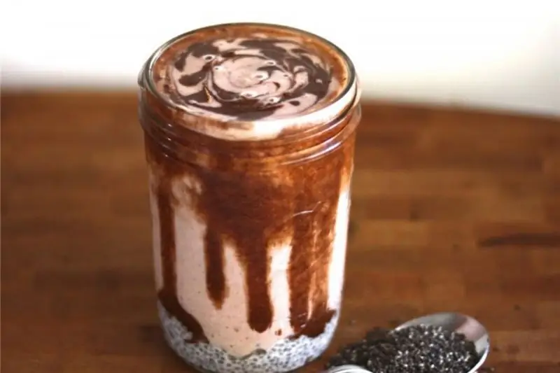 Завтрак-Ягода-Смузи-С-Какао-Морось-и-Чиа-Пудинг-Веганский-1200x800 (1)