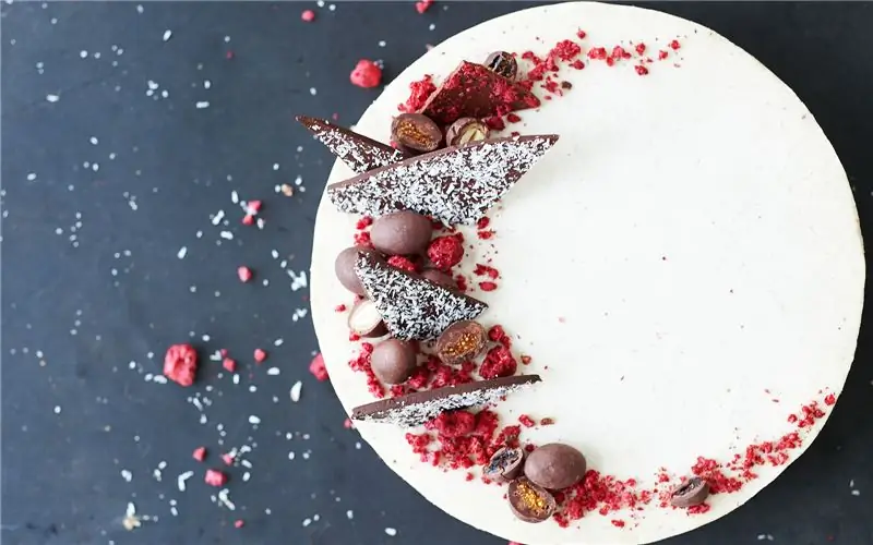 Кокосово-малиновый чизкейк