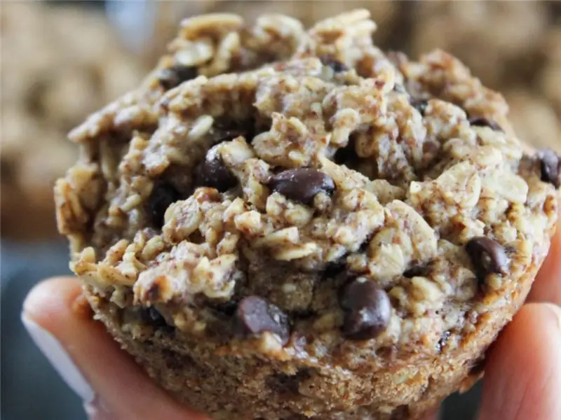 Овсяные кексы с шоколадной крошкой на завтрак