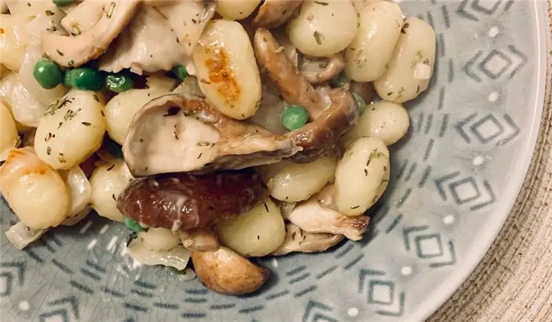 Ньокки со сливочным горошком и грибами Ньокки со сливочным горошком и грибами