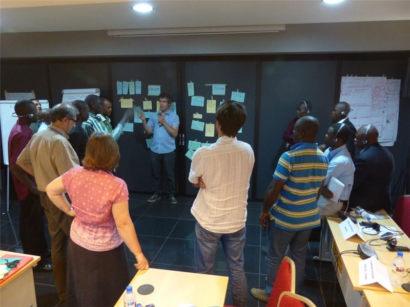 Групповое обсуждение разработки концепции Flyway (Фото: TarProud)