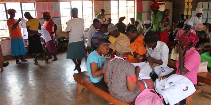 Женщины обучались кройке и дизайну тканей © BLZ