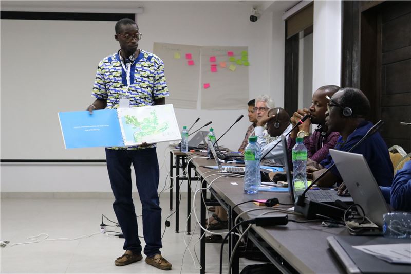 © ЭленСеррСанчес