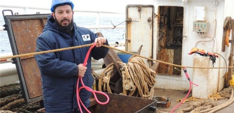 Сотрудники Aves Argentinas демонстрируют рыбакам меры по защите птиц © Albatross Task Force Сотрудники Aves Argentinas демонстрируют рыбакам меры по защите птиц © Albatross Task Force