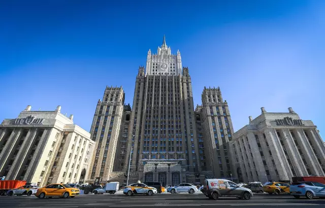Познакомьтесь с Палмерстоном, начальником Mouser британского министерства иностранных дел
