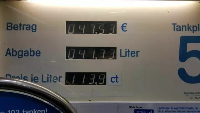 Томас использует 1/9 своих жизней над новым годом