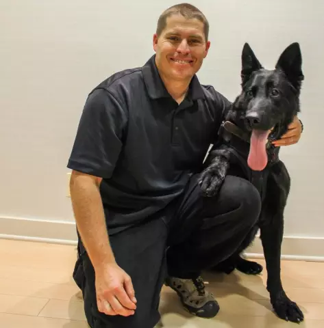 Retired Navy SEAL Dog Chopper получает свой собственный Смитсоновский телевизор Special