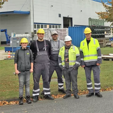 «Примите день Интернета» Петфиндера - вы можете помочь спасти жизнь