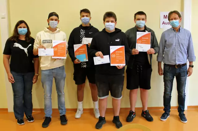 Угадайте, кто эта собака! (Подсказка: «Чудо-собака»)