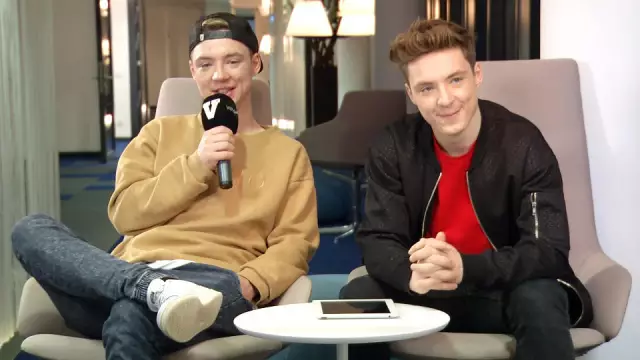 Эксклюзивное интервью: творческие, комичные люди за «нарисовать собаку»