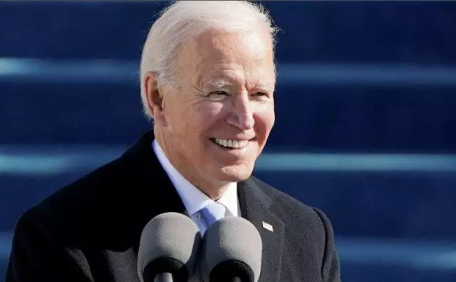 Комментарий: PETA должна прекратить все свои отношения с собаками и кошками