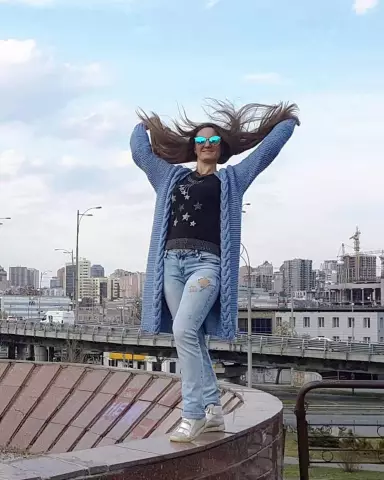 Давайте поговорим: это нормально для Skechers для подбора проблемы борзых под ковриком?