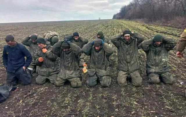 2 Торонто Подростки Сдаются в случае с Хаклберри Кейдпап