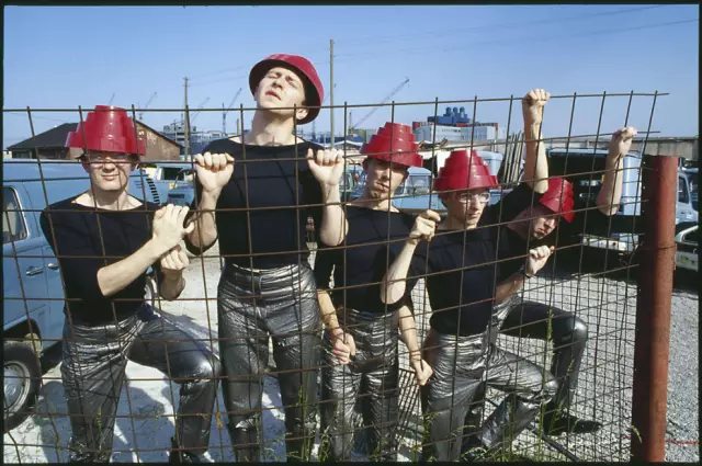 DEVO's Gerald Casale рассказывает о песне «Do not Roof Rack Me, Bro!»