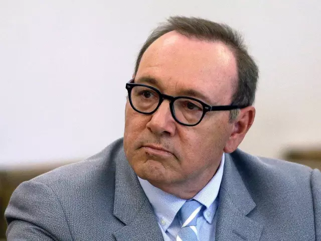 О, Колесность: Кевин Спейси представляет нас к Его новому Щуку Щебета на Твиттере