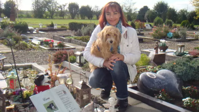 Хотели бы вы быть погребены с собакой на домашнем кладбище?