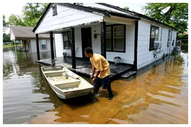 Добровольцы, необходимые НЕМЕДЛЕННО, в штате Вашингтон, чтобы помочь пострадавшим от наводнения в безопасности