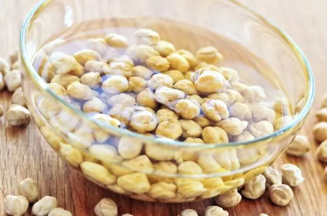 Надо ли замочить сома перед приготовлением?