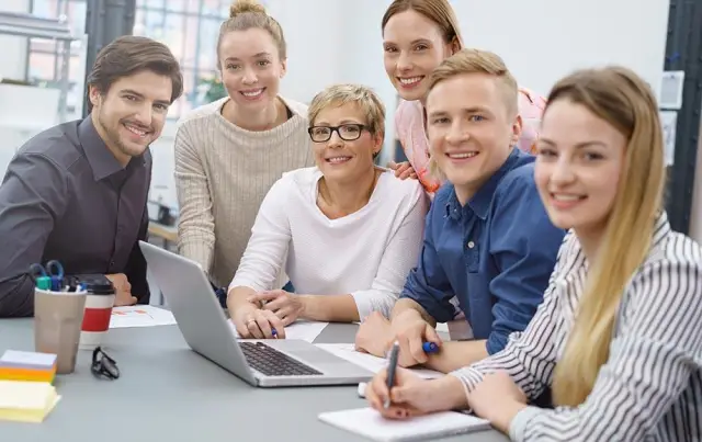 Муравьи-плотники: когда социальные инструкции могут быть опасными: исследование исследует конфликт, возникающий, когда социальные инструкции противоречат оценке людей относительно токсичных источников