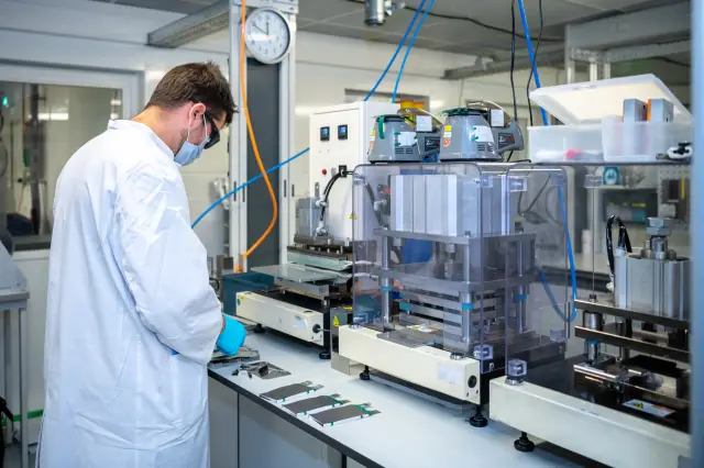 Ученые эффективно разрушают связь между паразитами, распространяющими болезни: новое вмешательство, направленное на вмешательство в систему связи паразитов, может привести к разработке лекарств для ле