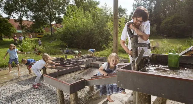 Скалы, которые рассказывают о нашей промышленной истории: исследователи изучают прибрежные скалы, породы, в матрице которых сохранились записи промышленной революции в устье Бильбао