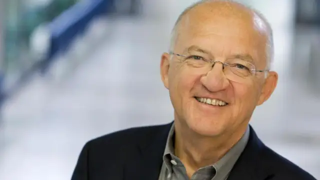 Биохимики открыли механизм, который помогает вирусам гриппа развиваться: вирусы гриппа могут захватывать клеточный механизм хозяина, чтобы помочь мутировавшим вирусным белкам складываться и функционир