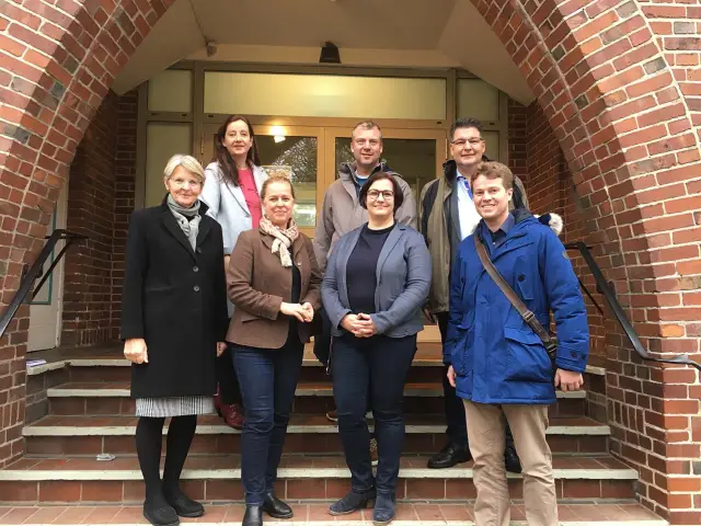 Понимание совместной эволюции паутины жизни как сети: новое исследование, посвященное совместной эволюции мутуалистических видов, предполагает, что быстрые изменения окружающей среды могут дестабилизи