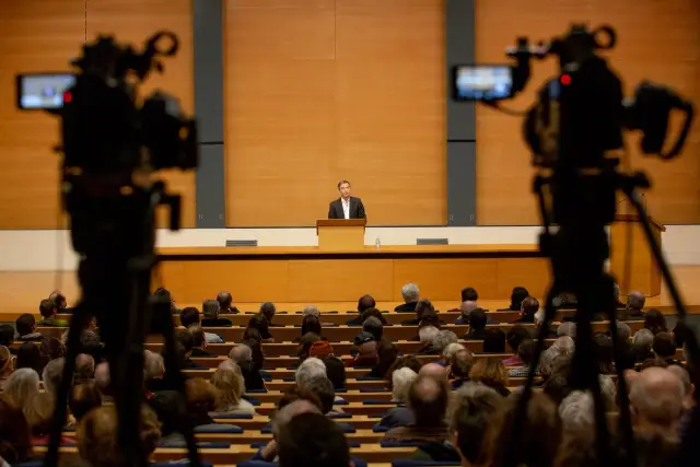 Уровни свинца в крови детей Флинта до и после водного кризиса: Воздействие свинца в детстве было проблемой во Флинте задолго до водного кризиса, но воздействие токсина на маленьких детей было