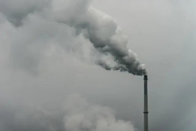 Исследование северной части Атлантического океана выявило снижение выбросов этилированного бензина