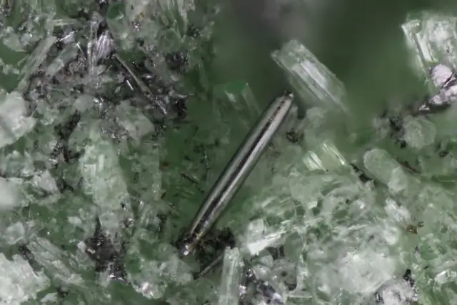 Новый минерал мереланиит крупным планом