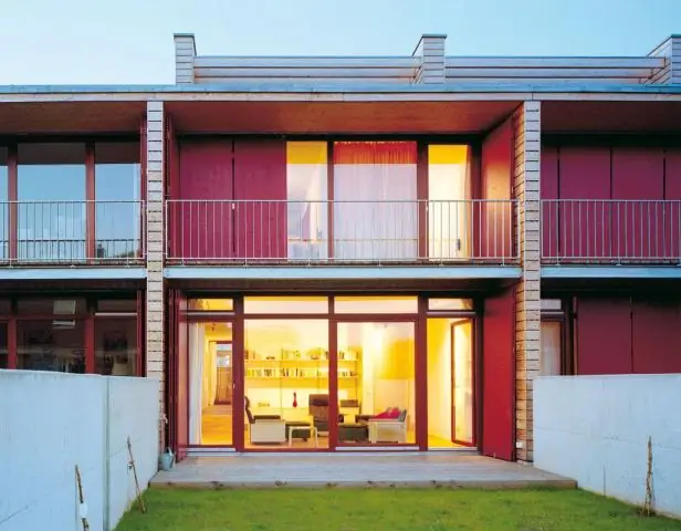 Подростковые самцы китовых акул don’не хотят уходить из дома