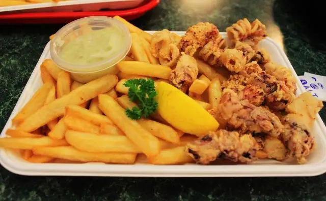 Кальмары и чипсы кто-нибудь?