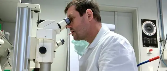 Исследователь изучает возросшее хищничество полынных певчих птиц на месторождениях природного газа