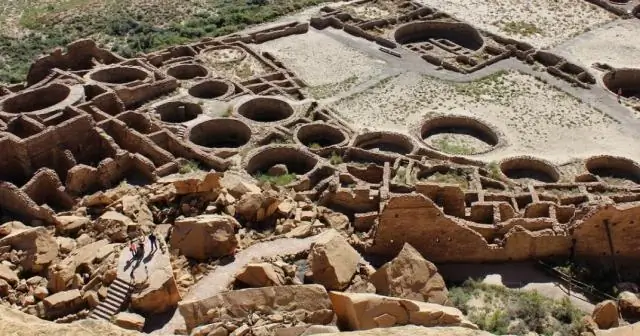 Население древнего каньона Чако, вероятно, полагалось на импортируемую пищу: Кукуруза, возможно, поступала из поселения Чуска-Слоуп, расположенного примерно в 50 милях от него