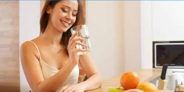 Газоны Лос-Анджелеса теряют много воды: 70 миллиардов галлонов в год: богатые и знаменитые жители города теряют в два раза больше воды, чем бедные; деревья относительно эффективны