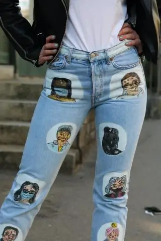 Туристы рискуют быть укушенными животными, ошибочно принимая выражения лиц диких обезьян за «поцелуи»