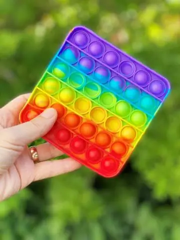 Рассказчики поощряли сотрудничество между охотниками и собирателями до появления религии