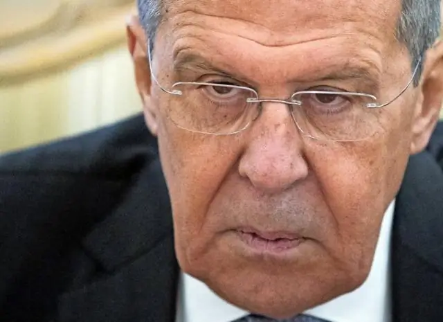 Гонка вооружений и сотрудничество между амебами в дикой природе: социальные амебы эволюционируют, чтобы сражаться с другими, но также и умирать за своих сородичей