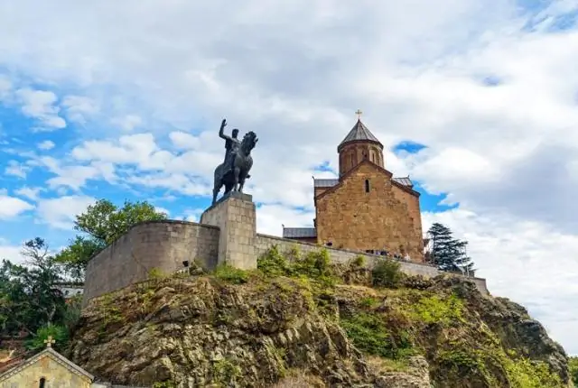 Великое магматическое извержение&ши;ций имело два источника