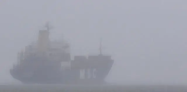 Первый в мире синтез влияния глобализации на людей и планету: международная торговля в интересах богатых, аутсорсинг социальных и экологических последствий