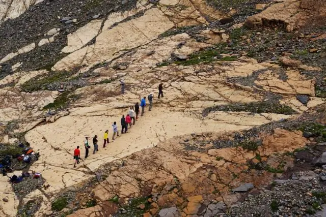Сельские жители следят за геологией в поисках более безопасной воды в Бангладеш