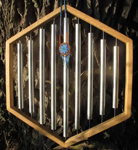 Гребни индийских павлинов настроены на частоты, которые также используются в социальных проявлениях: перья гребней павлинов резонируют с частотами, используемыми для поведения хвоста