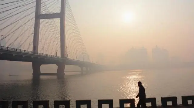 Сильное загрязнение воздуха влияет на производительность труда: длительное воздействие загрязняющих частиц снижает производительность труда в Китае