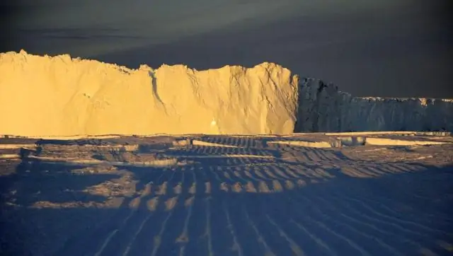 Шельфовые ледники Антарктики прогнулись под тяжестью талых озер