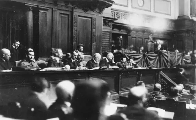 Рабочий, привратник, будущая королева: нейробиология муравьев-черепах отражает разделение труда