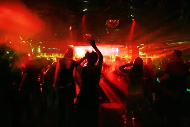 Шимпанзе на распутье: адаптируются к жизни за пределами охраняемых территорий