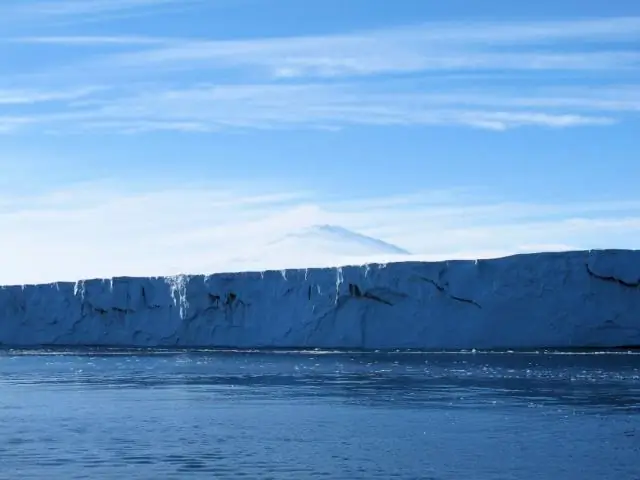 Сильные штормы также играют большую роль в обрушении антарктического шельфового ледника