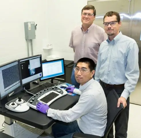 Требуется два -- двухатомный катализатор, то есть -- чтобы получить кислород из воды