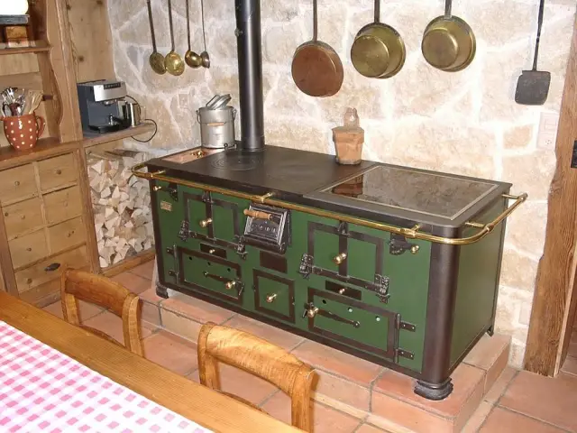 Современный анализ древних очагов раскрывает закономерности поселений неандертальцев: микроскопические и молекулярные данные в местах палеолитических очагов помогают выявить привычки передвижения неан